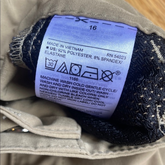 Old Navy Flat Front Shorts - Picture 4 of 5